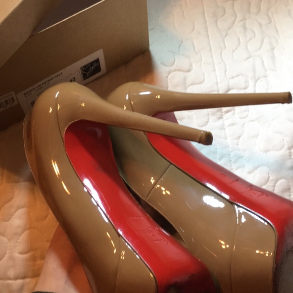 CHRISTIAN LOUBOUTIN NUDE HEEL - Picture 3 of 4